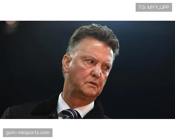 曼联复兴之路遭遇瓶颈：范加尔战术革命撕裂球员心态，豪门崛起与堕落之谜！