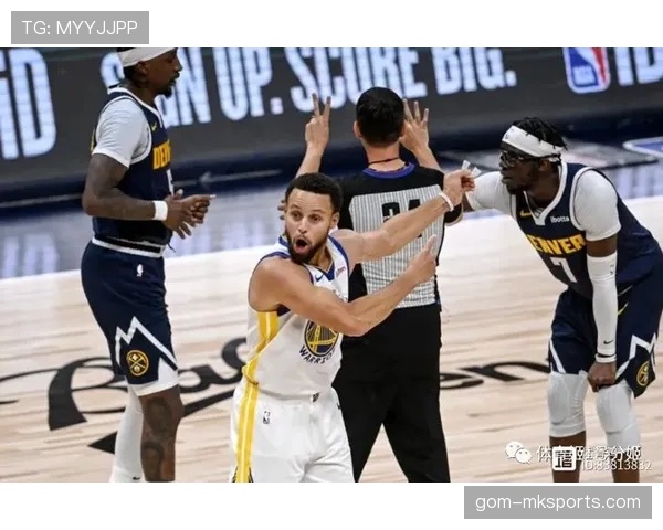 NBA裁判如何判定裁判协商判罚流程？关键环节与现场案例解析